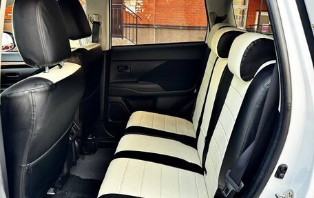 Mitsubishi Outlander III рестайлинг 3, 2020 год, 2 670 000 рублей, 20 фотография