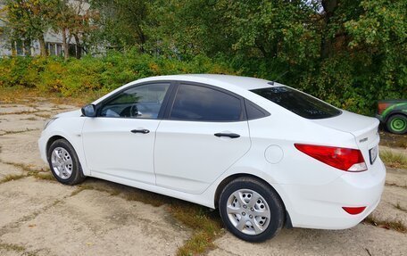Hyundai Solaris II рестайлинг, 2012 год, 620 000 рублей, 4 фотография