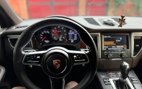 Porsche Macan I рестайлинг, 2014 год, 3 400 000 рублей, 23 фотография