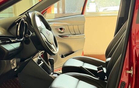 Toyota Yaris XP150 рестайлинг, 2023 год, 1 730 000 рублей, 9 фотография
