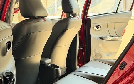 Toyota Yaris XP150 рестайлинг, 2023 год, 1 730 000 рублей, 10 фотография