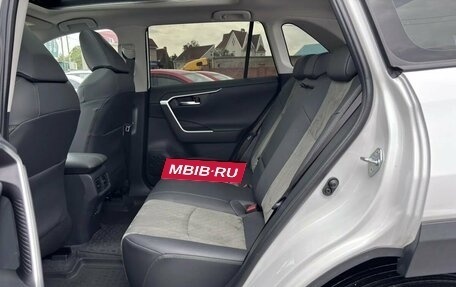 Toyota RAV4, 2024 год, 3 499 900 рублей, 13 фотография