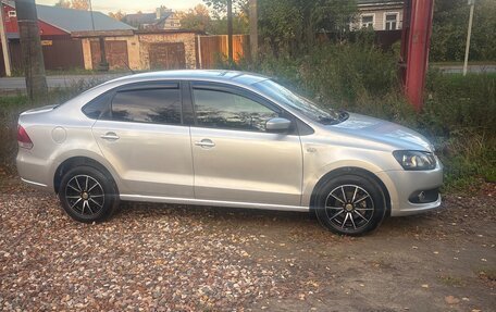 Volkswagen Polo VI (EU Market), 2012 год, 600 000 рублей, 2 фотография