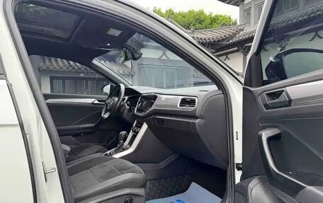 Volkswagen T-Roc I, 2022 год, 1 730 004 рублей, 9 фотография