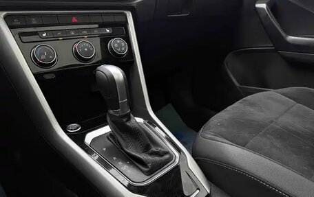 Volkswagen T-Roc I, 2022 год, 1 730 004 рублей, 8 фотография