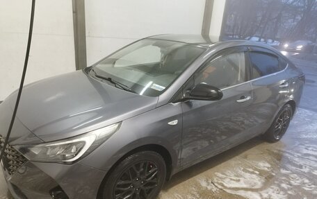 Hyundai Solaris II рестайлинг, 2021 год, 1 800 000 рублей, 6 фотография