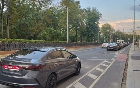 Hyundai Solaris II рестайлинг, 2021 год, 1 800 000 рублей, 2 фотография