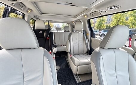Toyota Sienna III, 2012 год, 2 350 000 рублей, 6 фотография
