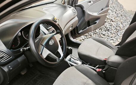 Hyundai Solaris II рестайлинг, 2011 год, 610 000 рублей, 15 фотография