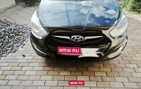Hyundai Solaris II рестайлинг, 2011 год, 610 000 рублей, 2 фотография
