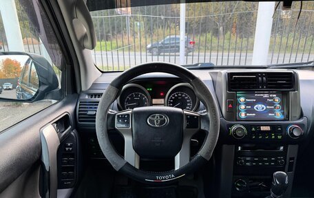 Toyota Land Cruiser Prado 150 рестайлинг 2, 2011 год, 2 799 000 рублей, 11 фотография
