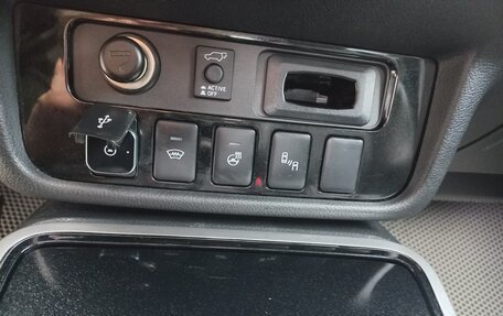 Mitsubishi Outlander III рестайлинг 3, 2019 год, 2 530 000 рублей, 15 фотография