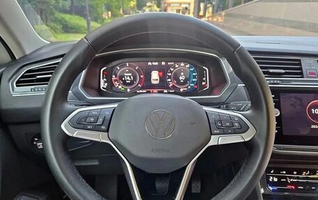Volkswagen Tiguan II, 2023 год, 3 180 000 рублей, 10 фотография