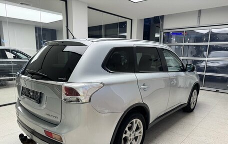 Mitsubishi Outlander III рестайлинг 3, 2015 год, 1 500 000 рублей, 4 фотография