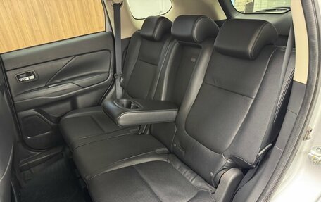 Mitsubishi Outlander III рестайлинг 3, 2015 год, 1 500 000 рублей, 20 фотография