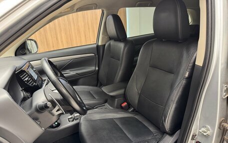 Mitsubishi Outlander III рестайлинг 3, 2015 год, 1 500 000 рублей, 13 фотография