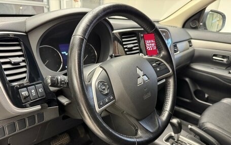 Mitsubishi Outlander III рестайлинг 3, 2015 год, 1 500 000 рублей, 15 фотография