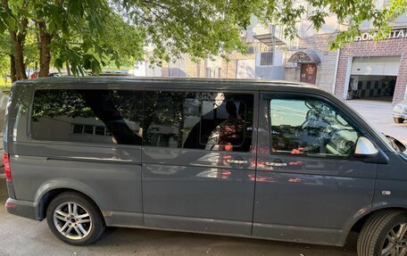 Volkswagen Caravelle T5, 2014 год, 2 000 000 рублей, 3 фотография