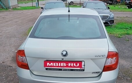 Skoda Rapid I, 2014 год, 890 000 рублей, 2 фотография