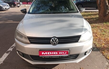 Volkswagen Jetta VI, 2013 год, 950 000 рублей, 1 фотография