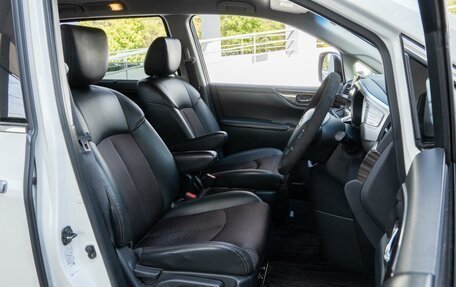Nissan Elgrand III, 2018 год, 2 900 000 рублей, 11 фотография