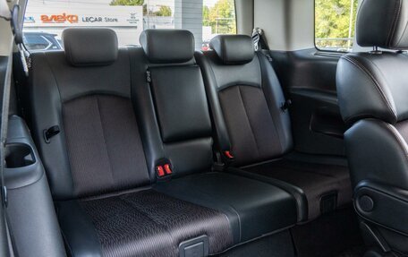 Nissan Elgrand III, 2018 год, 2 900 000 рублей, 12 фотография