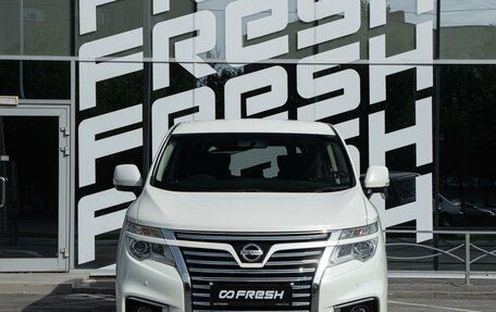 Nissan Elgrand III, 2018 год, 2 900 000 рублей, 3 фотография
