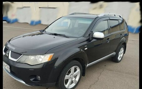 Mitsubishi Outlander III рестайлинг 3, 2008 год, 1 990 000 рублей, 2 фотография