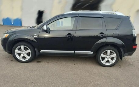 Mitsubishi Outlander III рестайлинг 3, 2008 год, 1 990 000 рублей, 7 фотография