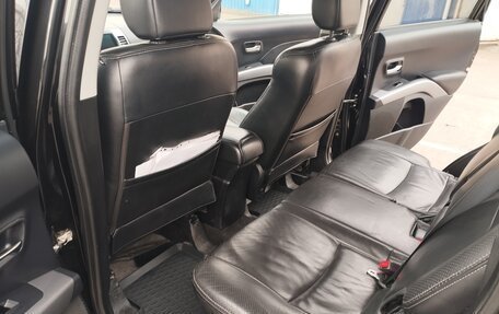 Mitsubishi Outlander III рестайлинг 3, 2008 год, 1 990 000 рублей, 12 фотография