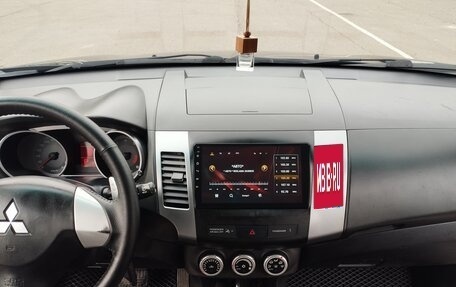 Mitsubishi Outlander III рестайлинг 3, 2008 год, 1 990 000 рублей, 16 фотография