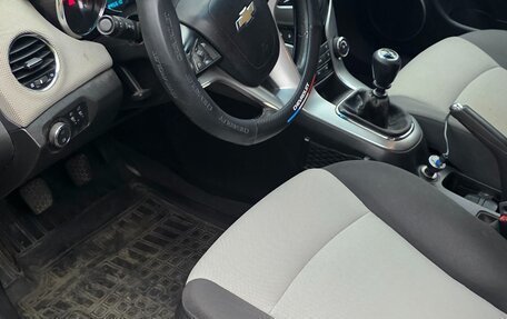 Chevrolet Cruze II, 2011 год, 700 000 рублей, 6 фотография