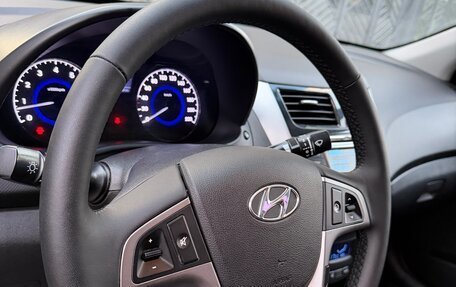 Hyundai Solaris II рестайлинг, 2015 год, 1 165 000 рублей, 27 фотография