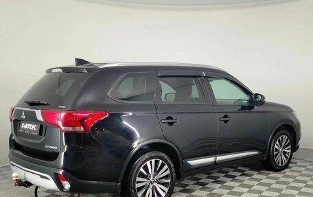 Mitsubishi Outlander III рестайлинг 3, 2019 год, 2 250 000 рублей, 6 фотография