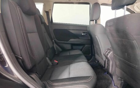 Mitsubishi Outlander III рестайлинг 3, 2019 год, 2 250 000 рублей, 18 фотография