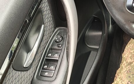BMW 3 серия, 2017 год, 2 400 000 рублей, 13 фотография