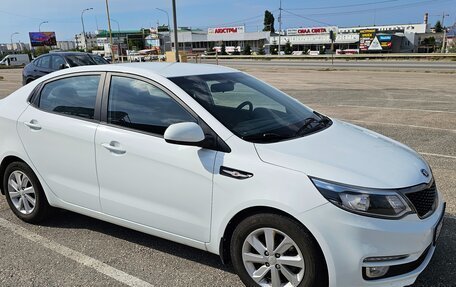 KIA Rio III рестайлинг, 2016 год, 1 090 000 рублей, 1 фотография
