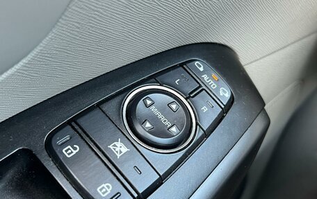 KIA Carnival III, 2017 год, 2 290 000 рублей, 18 фотография