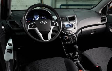 Hyundai Solaris II рестайлинг, 2015 год, 1 079 000 рублей, 6 фотография