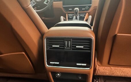 Porsche Cayenne III, 2019 год, 8 000 000 рублей, 18 фотография