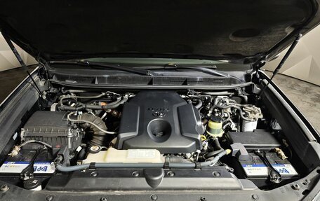 Toyota Land Cruiser Prado 150 рестайлинг 2, 2016 год, 3 350 000 рублей, 11 фотография