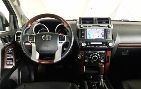 Toyota Land Cruiser Prado 150 рестайлинг 2, 2016 год, 3 350 000 рублей, 20 фотография