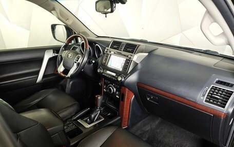 Toyota Land Cruiser Prado 150 рестайлинг 2, 2016 год, 3 350 000 рублей, 13 фотография