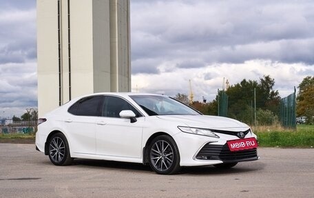 Toyota Camry, 2021 год, 3 150 000 рублей, 2 фотография