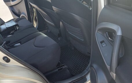 Toyota RAV4, 2007 год, 1 100 000 рублей, 13 фотография