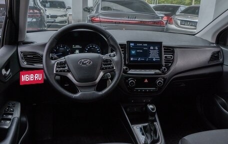 Hyundai Solaris II рестайлинг, 2021 год, 1 699 000 рублей, 6 фотография