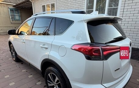 Toyota RAV4, 2017 год, 2 202 000 рублей, 6 фотография