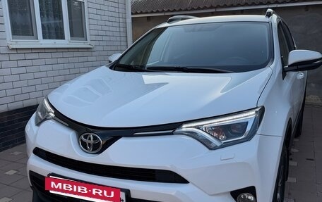 Toyota RAV4, 2017 год, 2 202 000 рублей, 13 фотография