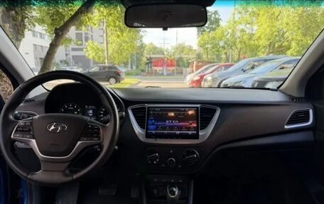 Hyundai Solaris II рестайлинг, 2017 год, 1 340 000 рублей, 5 фотография