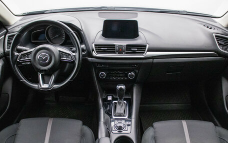 Mazda 3, 2017 год, 1 609 000 рублей, 13 фотография